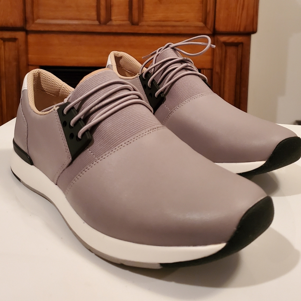 Gently used Vionic Carmen Leather slip ons